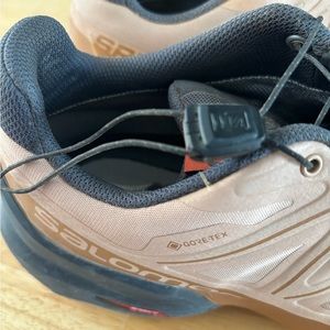 Salomon Womens 9.5 Cross Speed 5 GTX